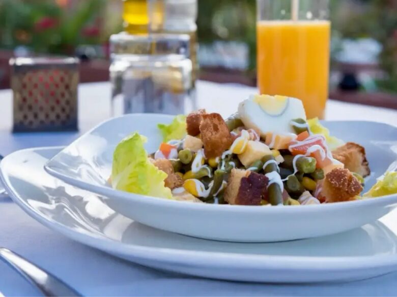 Restaurants-food-780x585
